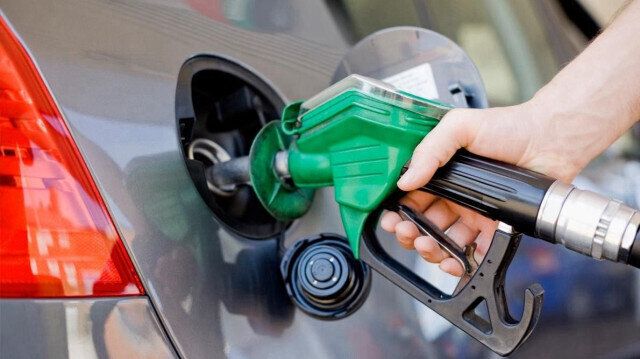 Petrol fiyatları bir aşağıya bir yukarı hareket etmeye başladı: Gözler akaryakıtta! İşte 4 Ağustos 2023 Gaziantep akaryakıt fiyatları 3