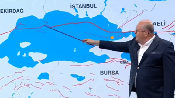 Deprem Uzmanı Şükrü Ersoy canlı yayında korkutan İstanbul depremi senaryosunu açıkladı: 7 üzerinde deprem bekliyoruz 2