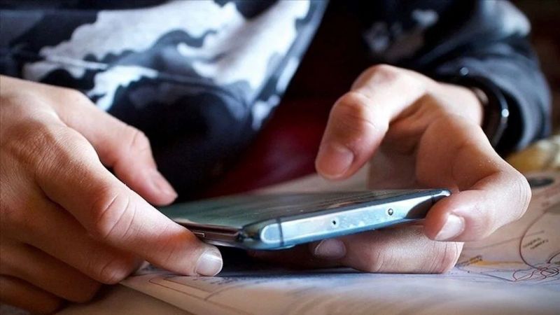 Bakan tüm şartları yalanladı! Öğrenciye indirimli telefon satışında yaş sınırı kalktı mı? Vergisiz cep telefonu satışı işte o tarihte... 1