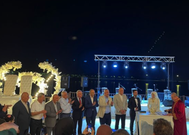 Gaziantep'te Muhteşem Düğün... Gaziantep'te Siyaset Ve İş Dünyası Bu Düğünde Buluştu... 1