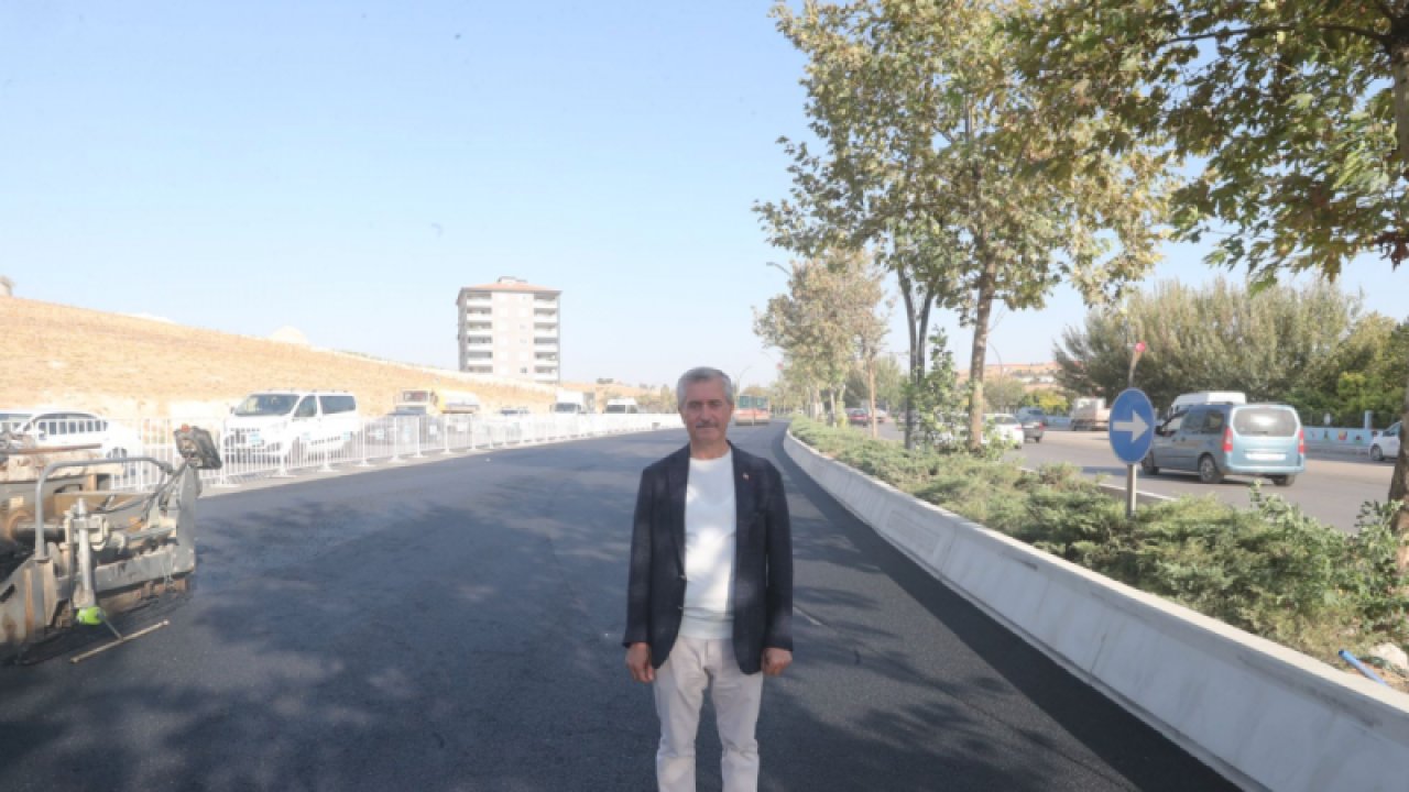 Şahinbey Belediyesi 12 şeritli Yeşilvadi Bulvarı’nda asfaltlama çalışması gerçekleştirdi