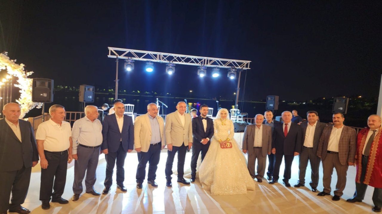 Gaziantep'te Muhteşem Düğün... Gaziantep'te Siyaset Ve İş Dünyası Bu Düğünde Buluştu...
