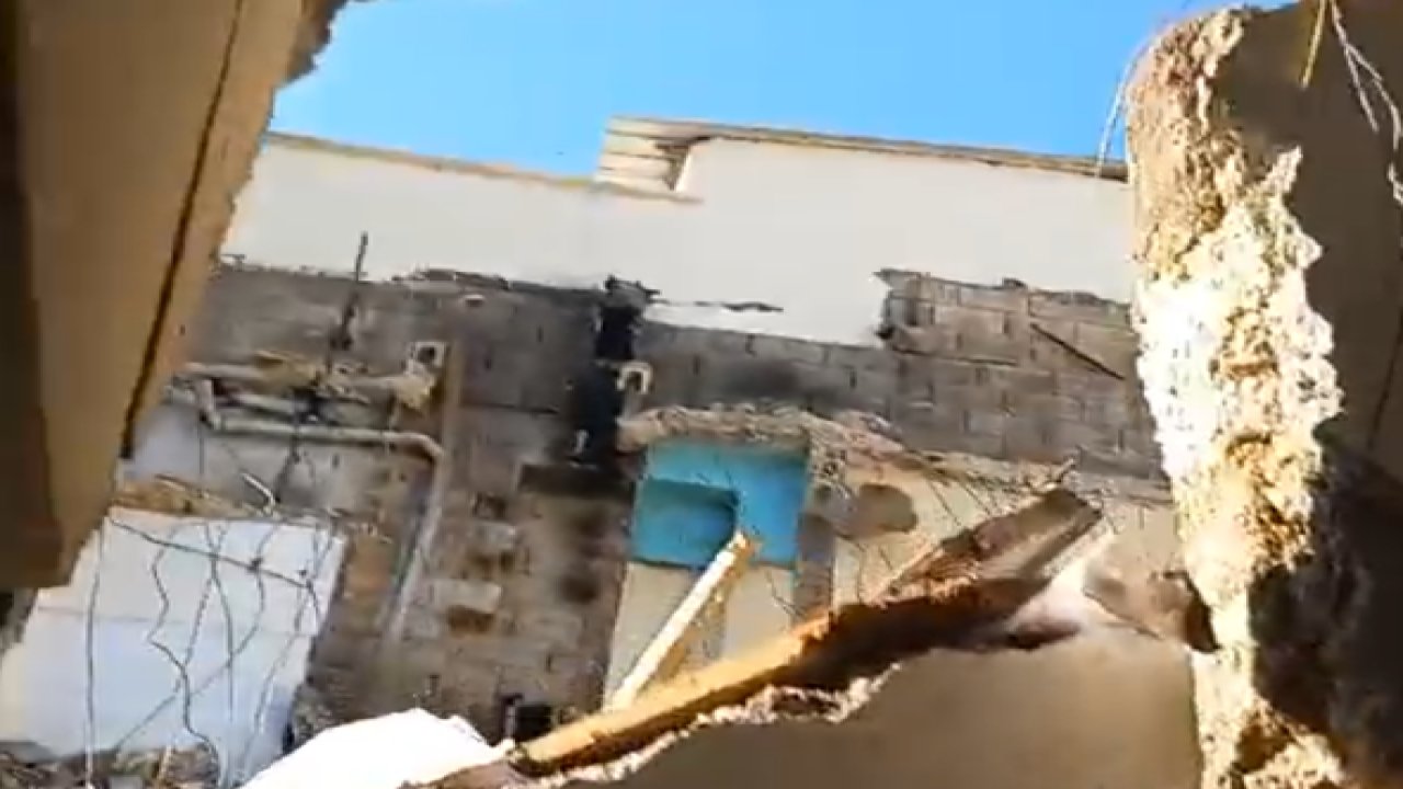 Gaziantep'te Deprem'den Hasar Alan Binayı Yıktılar Ama! Hasarsız Binaya ZaraR VERDİLER!