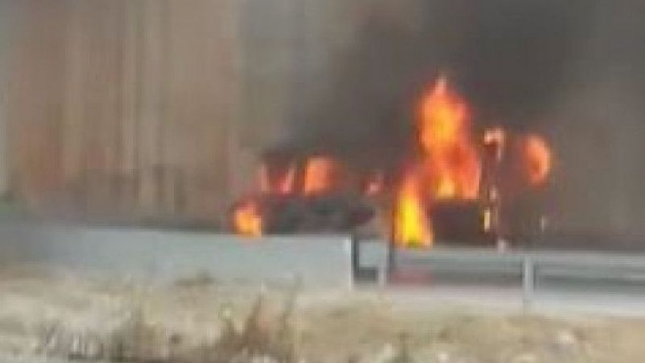 Gaziantep'te seyir halindeki bir servis aracı yandı