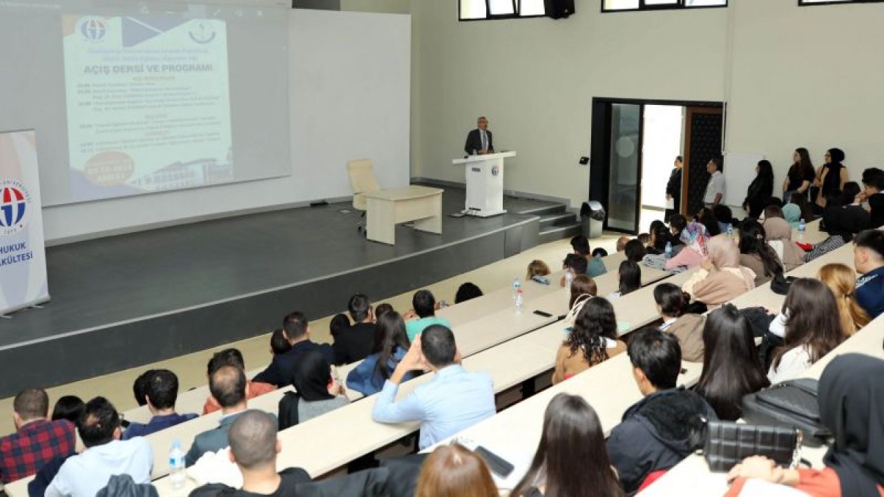Gaziantep Üniversitesi Hukuk Fakültesi öğrencileri ilk dersini gerçekleştirdi