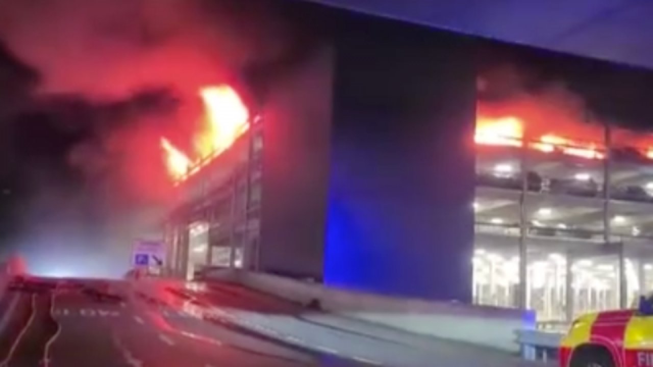 İngiltere’deki Luton Havaalanı’nda yangın: Tüm uçuşlar durduruldu