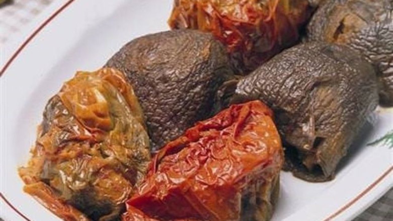 Gaziantep'in en meşhur yemeği! Kuru biber dolmasının gerçek tarifi...