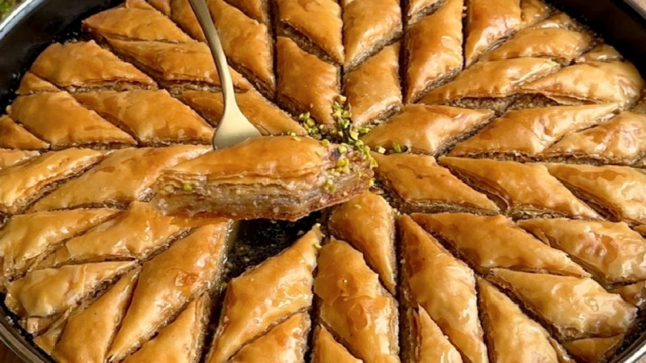 Baklava Yerken mutlaka dikkat edin! Baklava yerken dikkate almanız gereken bazı püf noktaları