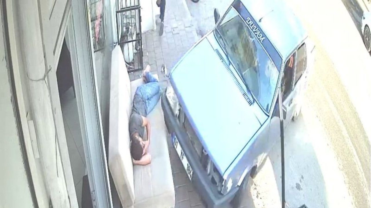 Sokakta koltukta uyuyan bir kişiye araba çarptı