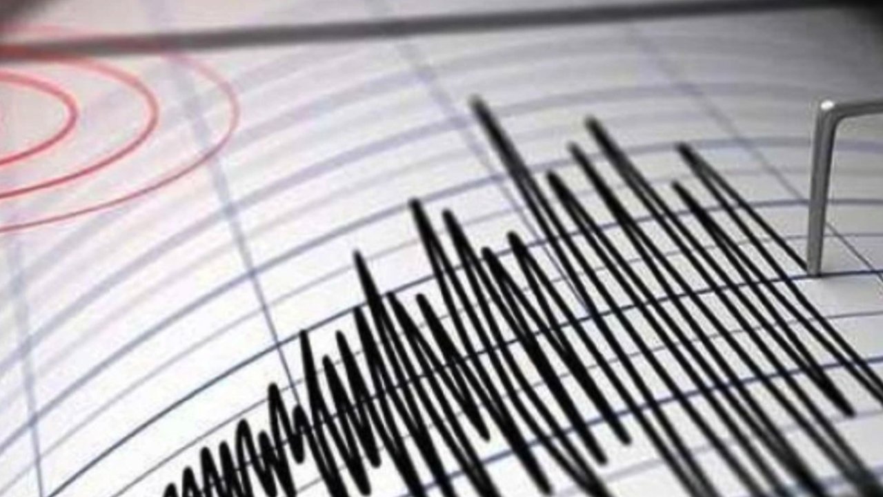 6.6 büyüklüğünde deprem. Binalarda sallantı bir türlü bitmek bilmedi... İşte deprem görüntüleri