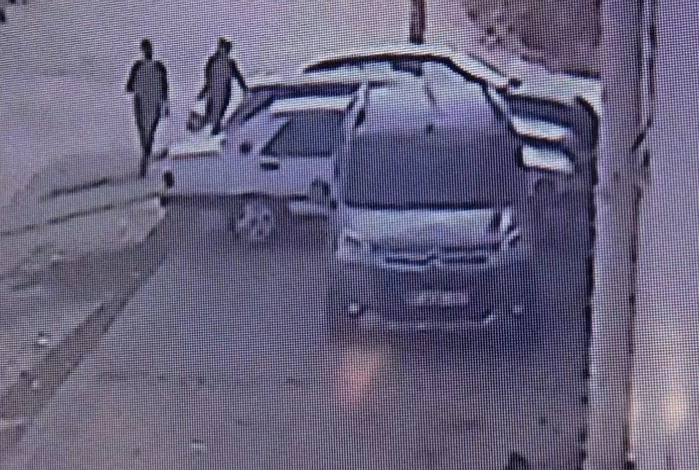 Gaziantep’te bir vatandaşın park halindeki aracı çalındı! Araç sahibi hırsızlara seslendi : "Lütfen aracımı geri getirin"