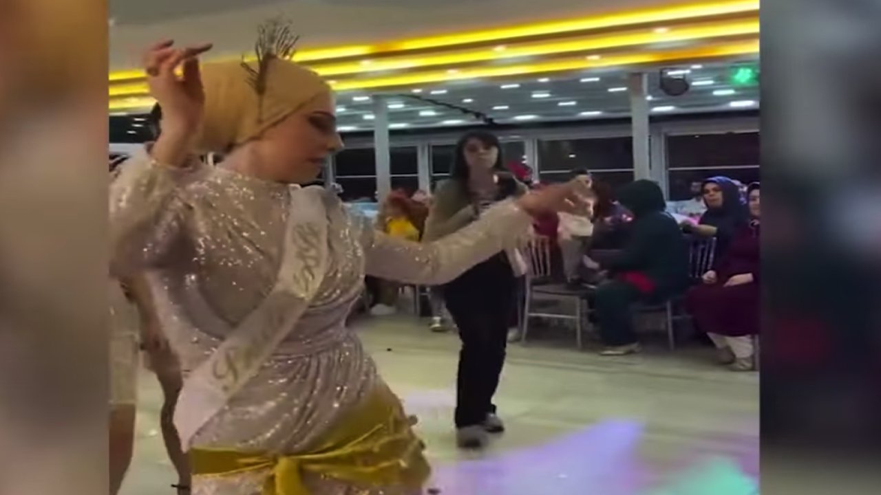 Gelinin Kınadaki Oryantal Dansı Gündem Oldu