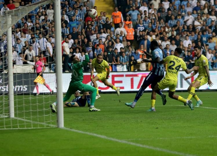 Fenerbahçe, dış sahada gol yememe serisini sürdürdü