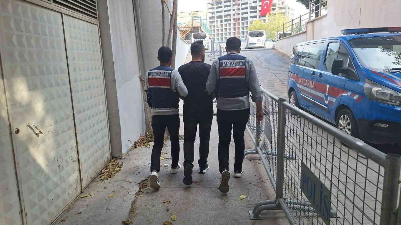 Gaziantep'te yine yok artık dedirten hırsızlık! Mobil uygulama üzerinden 129 bin TL çalan şüpheli tutuklandı