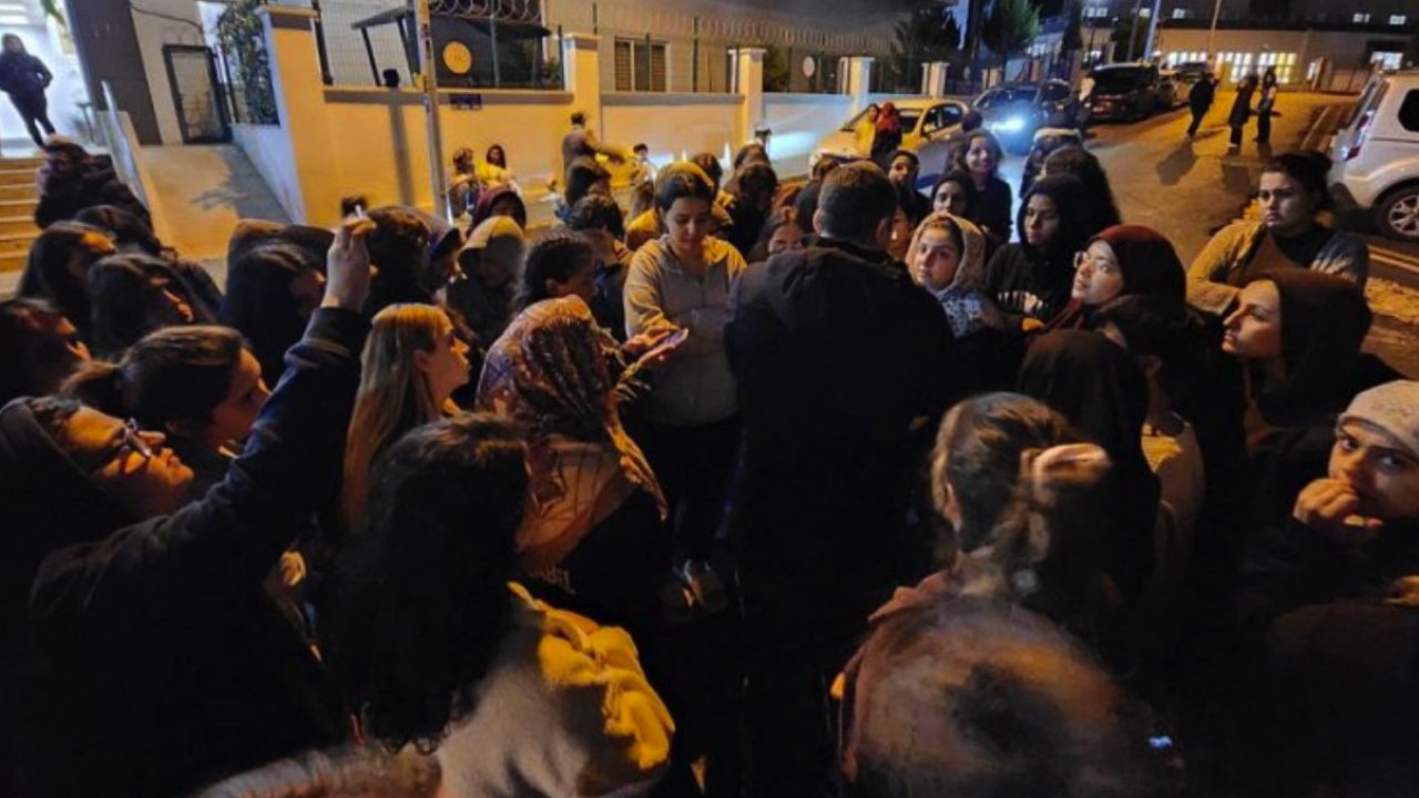 Gaziantep Abdulkadir Güllüoğlu KYK Kız Öğrenci Yurdunda Protesto