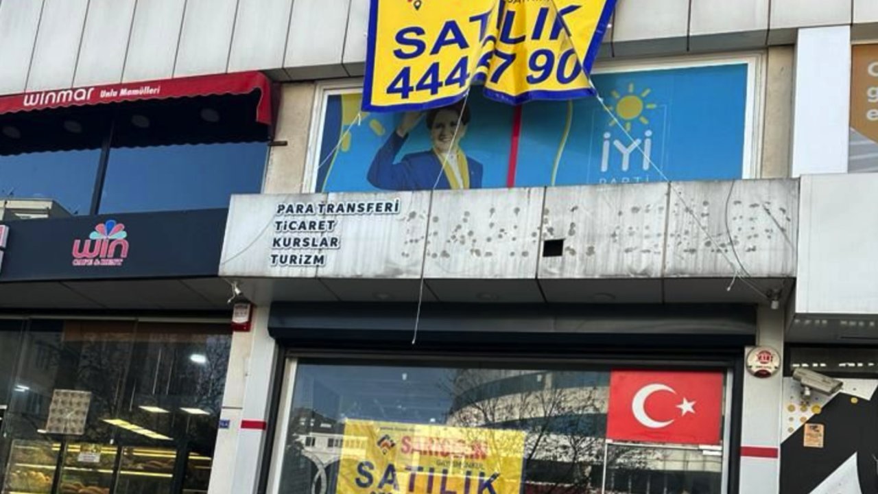 Gaziantep'te Tartışma Yaratan İYİ Parti Tabelası Kaldırıldı!
