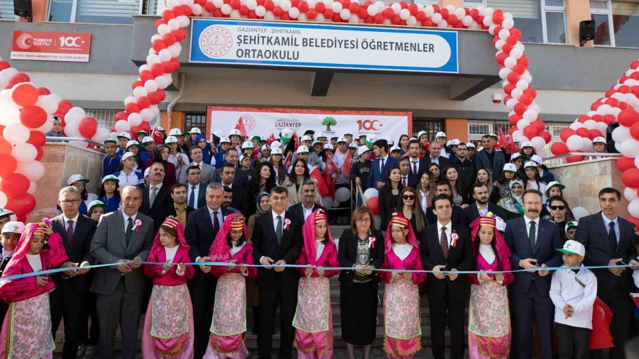 Şehitkamil Belediyesi Öğretmenler Ortaokulu’nun açılışı yapıldı