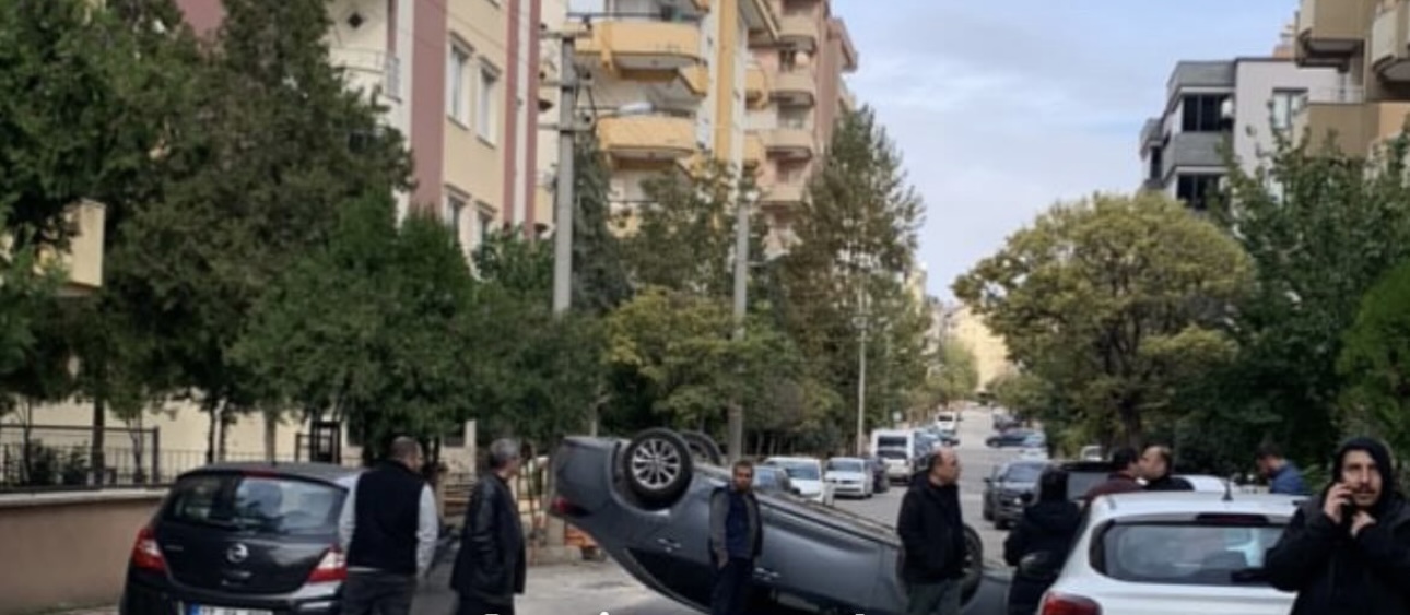 Gaziantep’in lüks mahallesi’nde feci kaza! Araç takla attı!