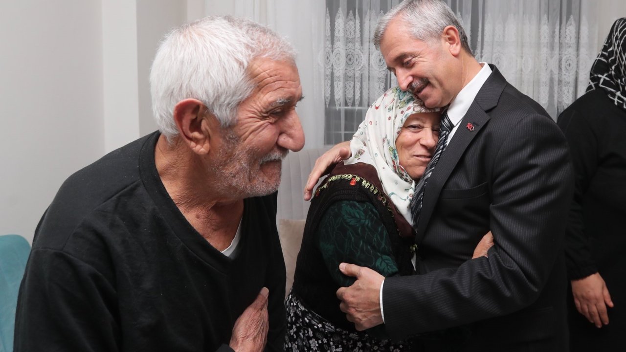 Başkan Tahmazoğlu, vatandaşlara misafir oldu
