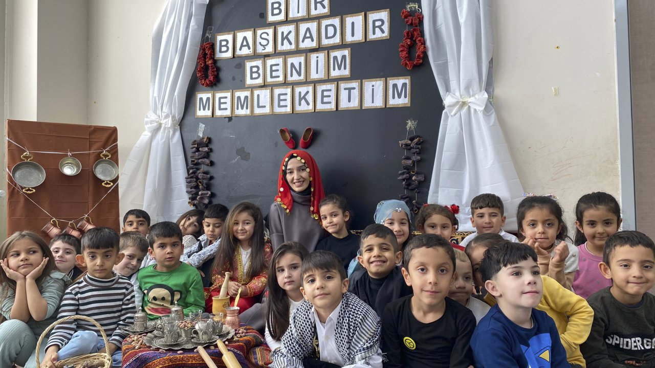 Gaziantep'te minik öğrenciler Yerli Malı Haftası'nı kutladı