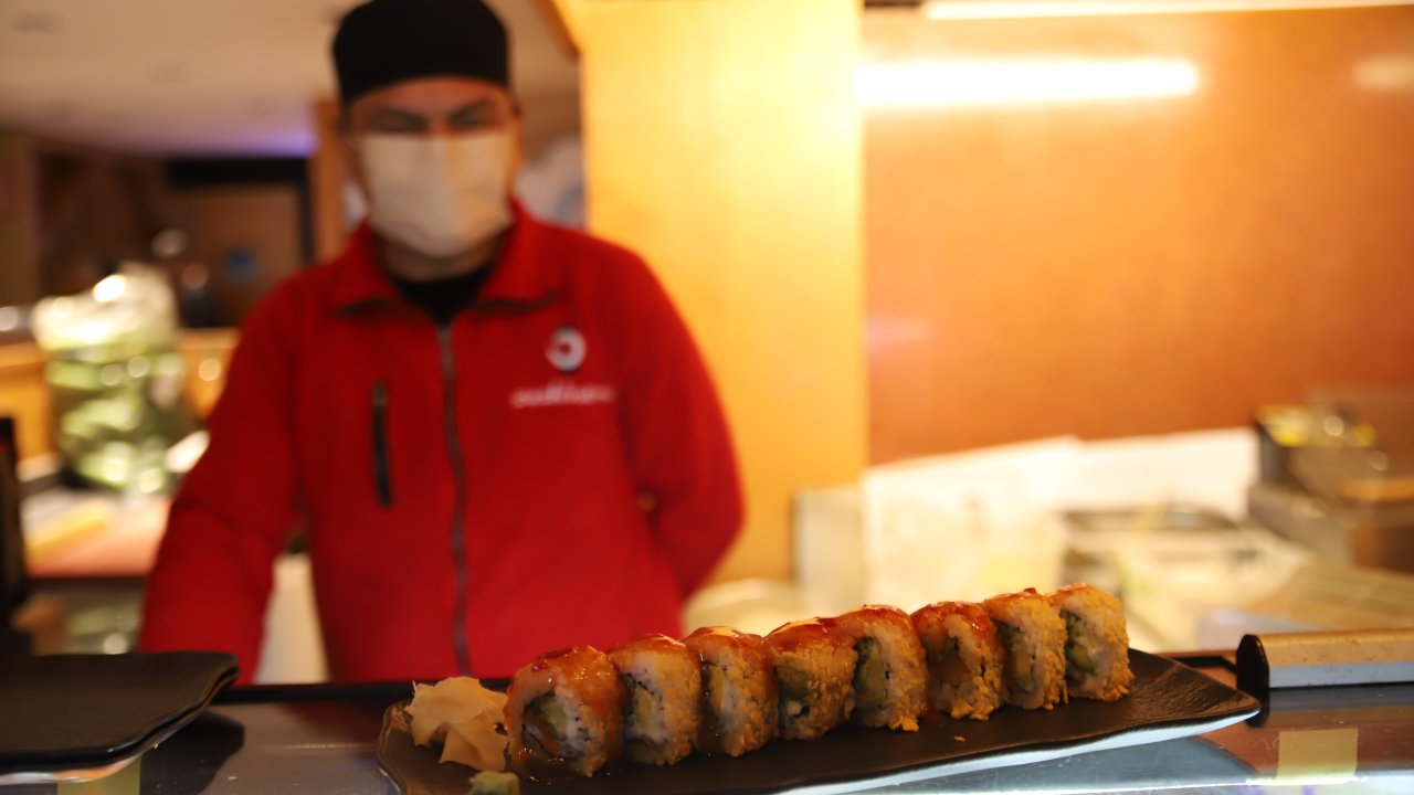 Gaziantep'te suşi kebapla yarışıyor! Japonya'nın ünlü yemeği suşi gastronomi kenti Gaziantep'te yerini aldı