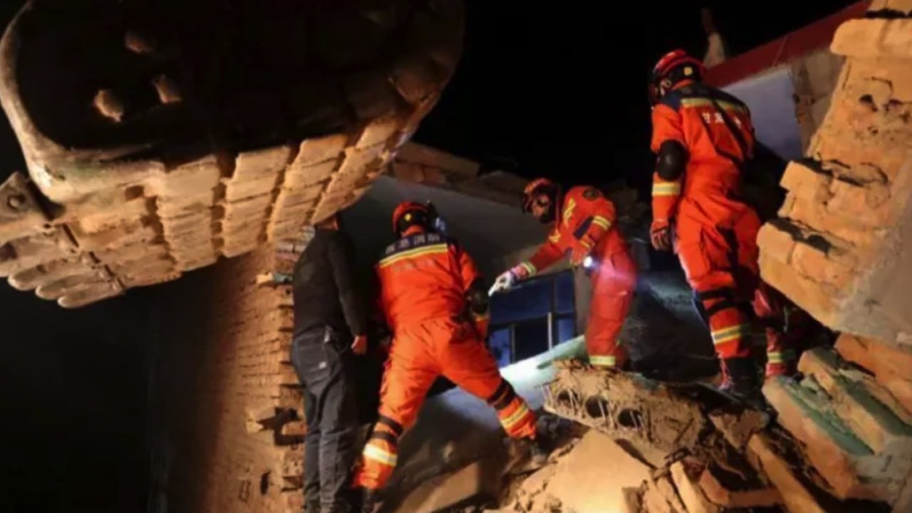 Deprem! Çin'de deprem: En az 111 kişi hayatını kaybetti