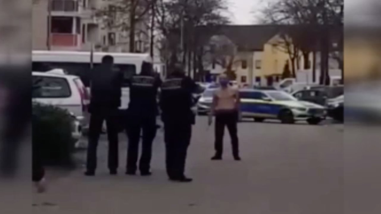 Almanya’da polis bir Türk’ü sokak ortasında vurarak öldürdü
