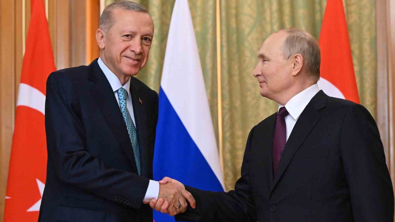 Putin: "Moskova ve Ankara yeni yılda ikili siyasi diyaloğu geliştirmeye devam edecek"