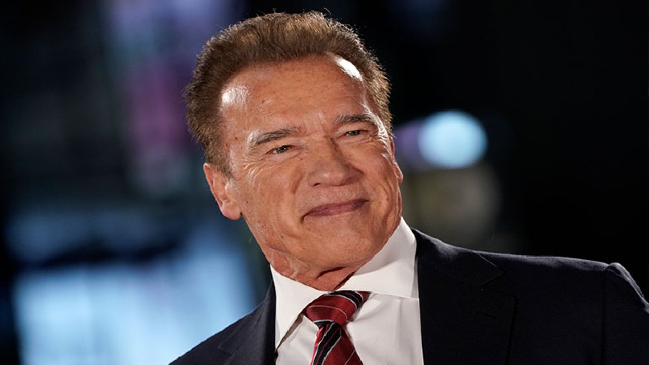 Ünlü oyuncu Schwarzenegger, havaalanı gümrüğünde alıkonuldu