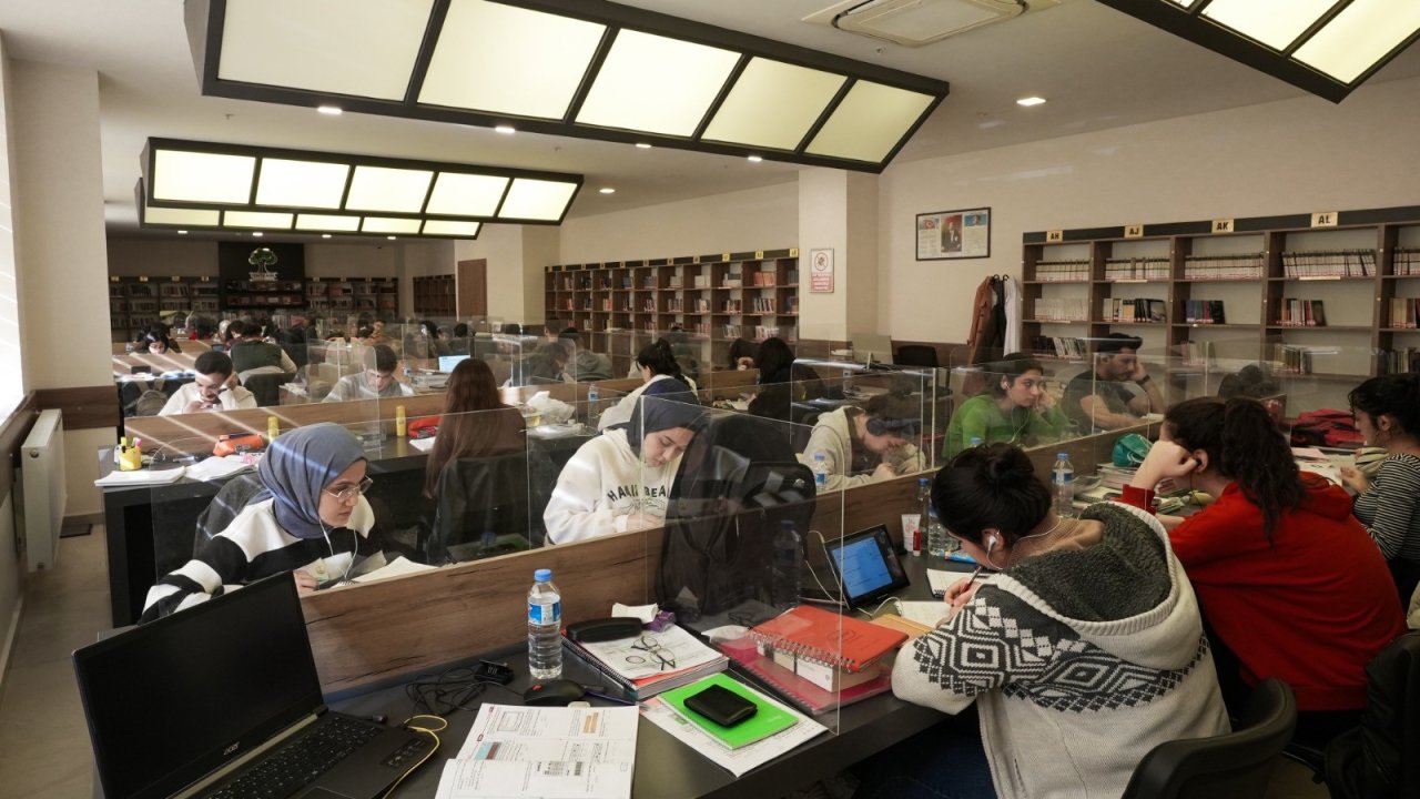 Şehitkamil'de 27 gençlik kütüphanesi tam kapasite hizmet sunuyor