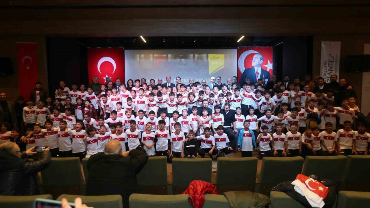 Gaziantep'te Minikler Futbol Şenliği’nin ödülleri sahiplerini buldu