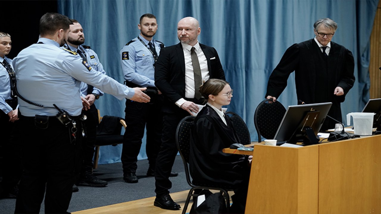 Norveçli terörist Breivik, tecridine son verilmesi için açtığı davayı kaybetti