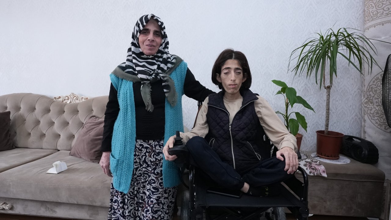 Tekerlekli sandalyesi çalınan Lütfiye'nin, imdadına Şehitkamil Belediyesi yetişti