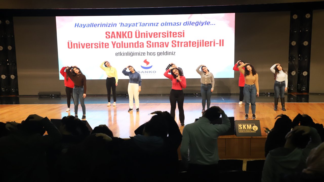 Gaziantep'te “Üniversite Yolunda Sınav Stratejileri” konulu etkinlik düzenlendi