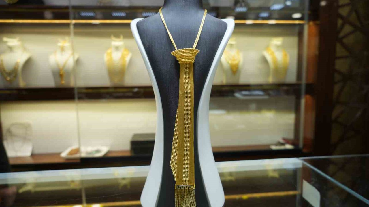 Gaziantep’te kuyumcularda yeni trend: Altın kravat! Fiyatı dudak uçuklatıyor