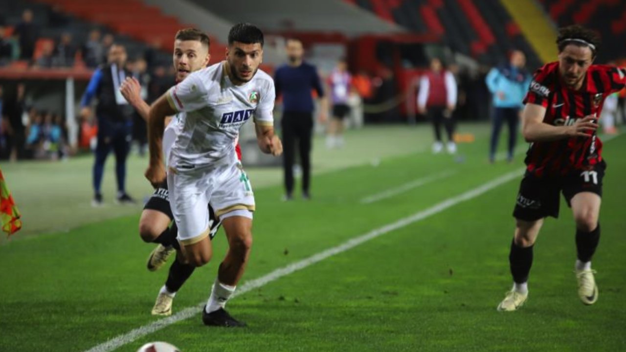 Gaziantep FK Küme Düşmeye Koşuyor... Teknik Adamlar Bile Gaziantep FK'ya Derman Olamıyor