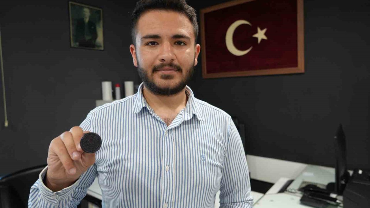 Gaziantep Bu Muhtarı Konuşuyor! Türkiye’nin en genç muhtarı mührü babasından alarak göreve başladı