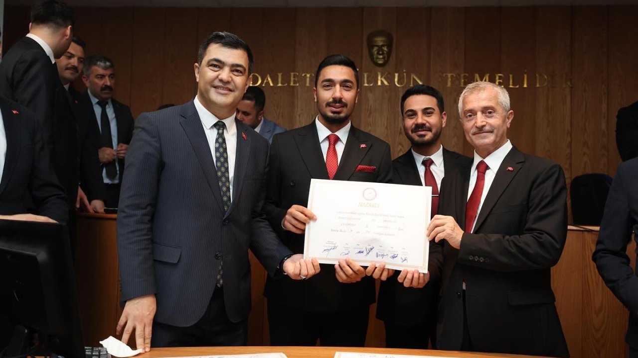 Türkiye’nin en genç meclis üyesi Gaziantep’ten Furkan Özdemir!