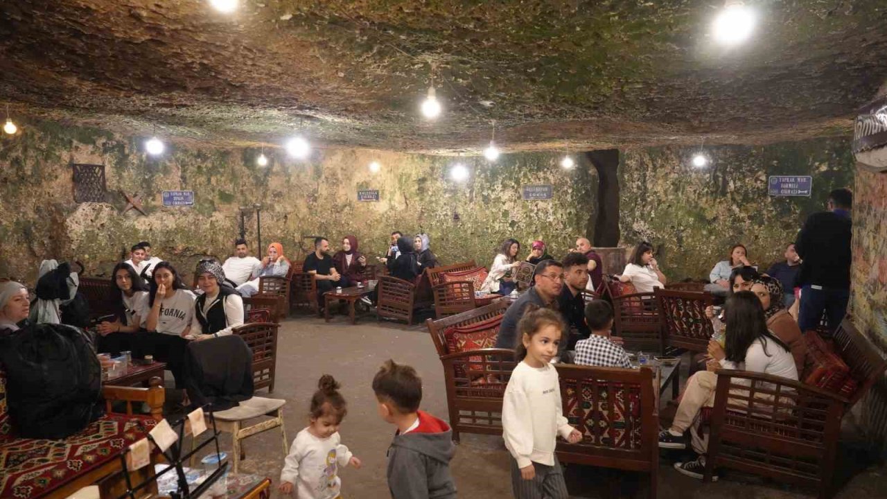 Gaziantep'te Bayram Tatilinde Kaleoğlu Mağarası Ziyaretçi Akınına Uğradı
