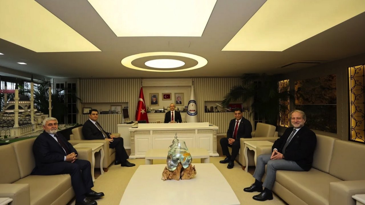 Şehitkamil Belediye Başkanı Umut Yılmaz, Şahinbey Belediye Başkanı Tahmazoğlu’nu Ziyaret Etti