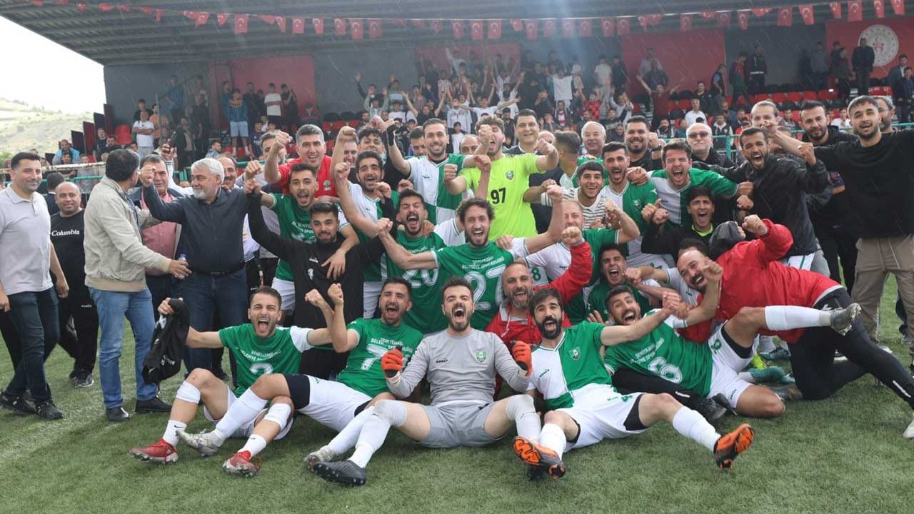 Şehitkamil Belediyespor, Kalespor’u 3-1 mağlup ederek şampiyon oldu