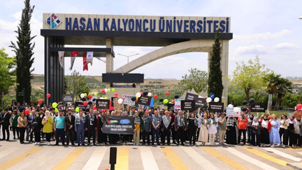 Gaziantep'te Üniversite Öğrencileri'nden GAZZE ve Flistin Yürüyüşü! Balon Teması DİKKAT ÇEKTİ
