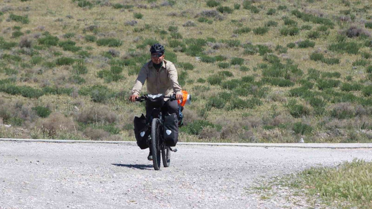 Gaziantep’ten bisikleti ile Türkiye turuna çıktı