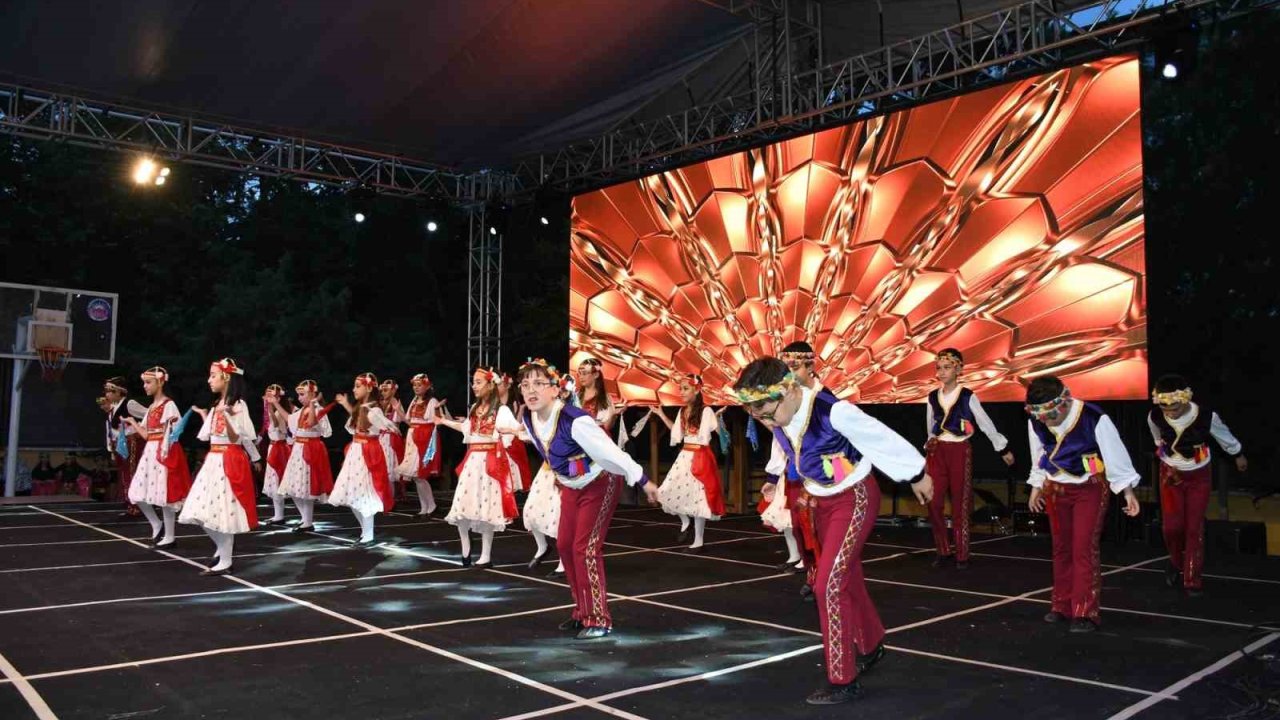 Gaziantep Kolej Vakfı öğrencilerinden dans şöleni