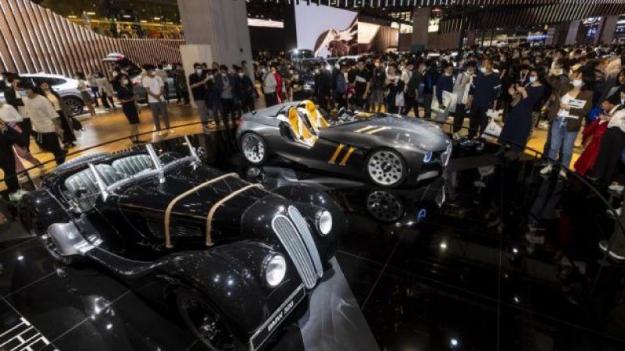 Çin'deki otomobil fuarında otonom araçlar öne çıktı