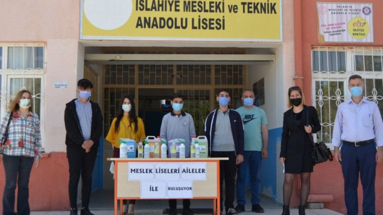 Gaziantep'te meslek lisesi öğrencilerinden ihtiyaç sahibi aileler ve esnafa temizlik malzemesi desteği