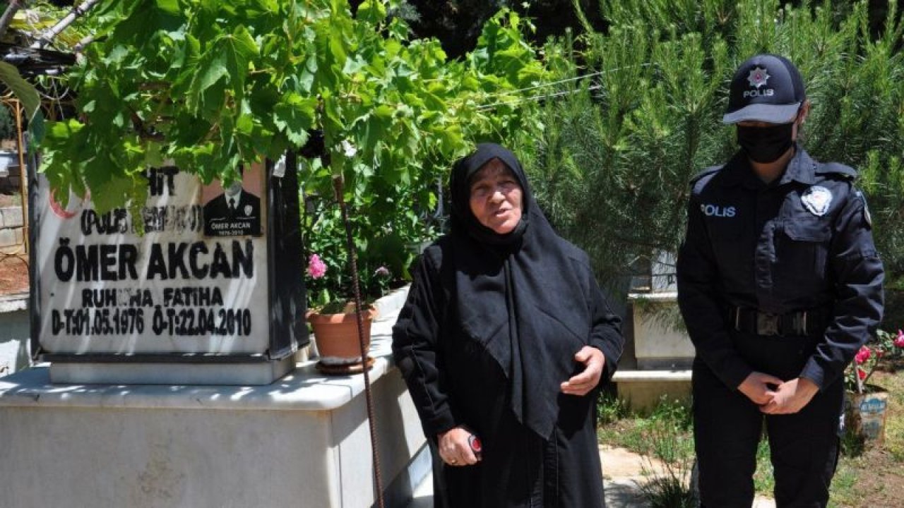 Şehit Polis, Annesi Akcan'ı Oğluna Meslektaşları Götürdü!Gaziantep'te şehit oğlunun kabrine meslektaşı polisler götürdü