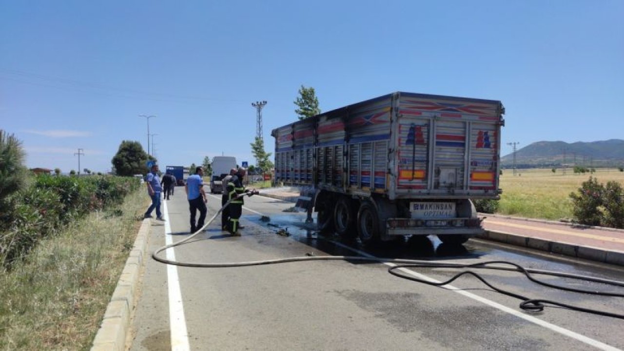 Son Dakika...Gaziantep'te seyir halindeki tırın lastikleri alev aldı, faciayı sürücü önledi