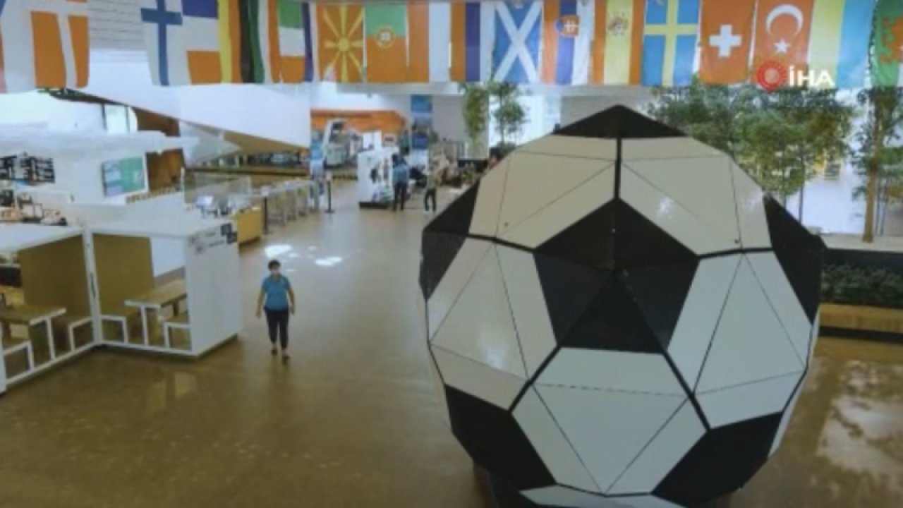 Avrupa Futbol Şampiyonası için LEGO’lardan dünyanın en büyük futbol topu yapıldı