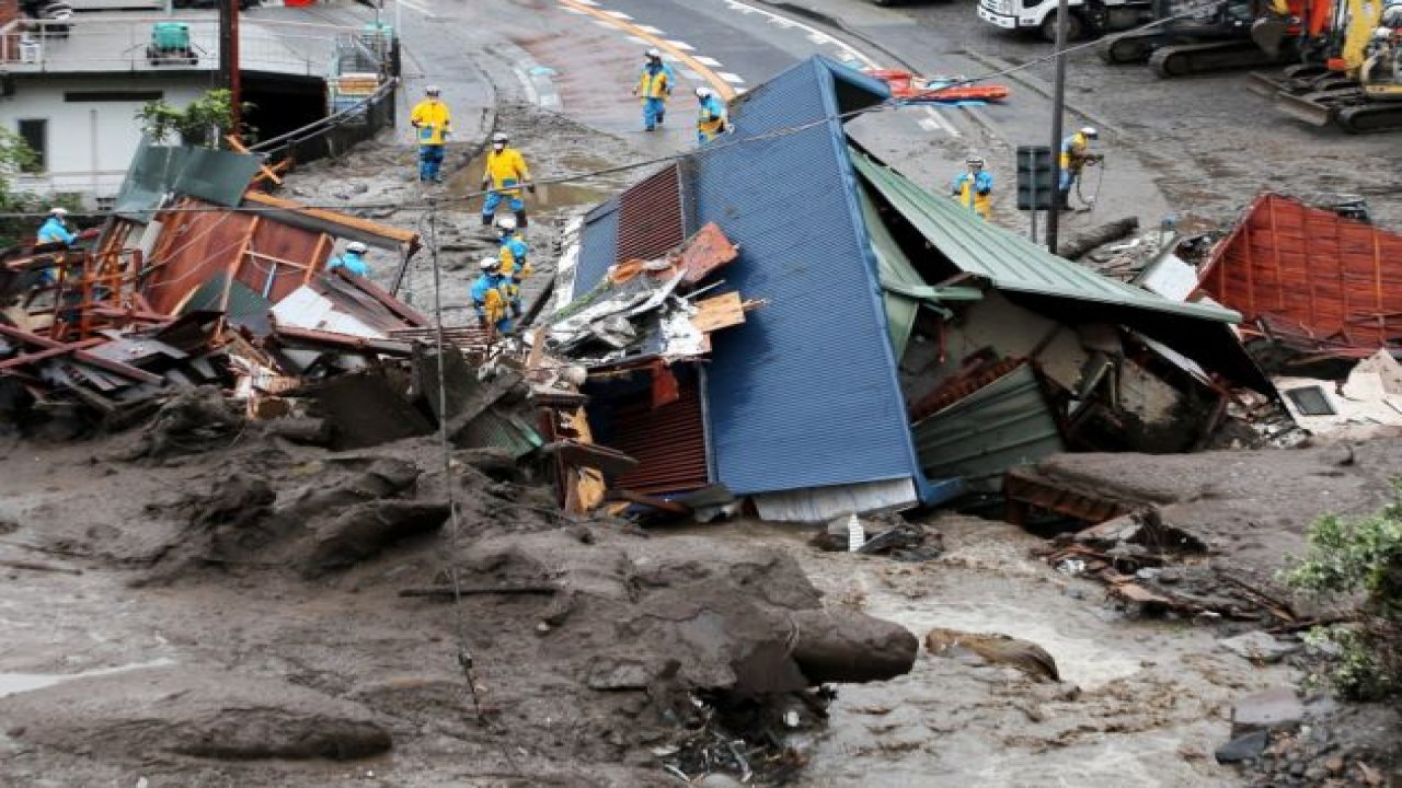 Japonya’da sel ve heyelan felaketinin bilançosu artıyor